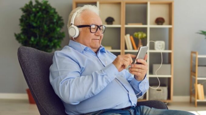 Mehr als die Hälfte der Über-65-Jährigen nutzt kein Smartphone