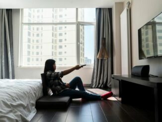 Die Zukunft des Hotel TV: Wie hat die fortschreitende Digitalisierung das traditionelle Hotel TV verändert und wird es in Zukunft weiter verändern?